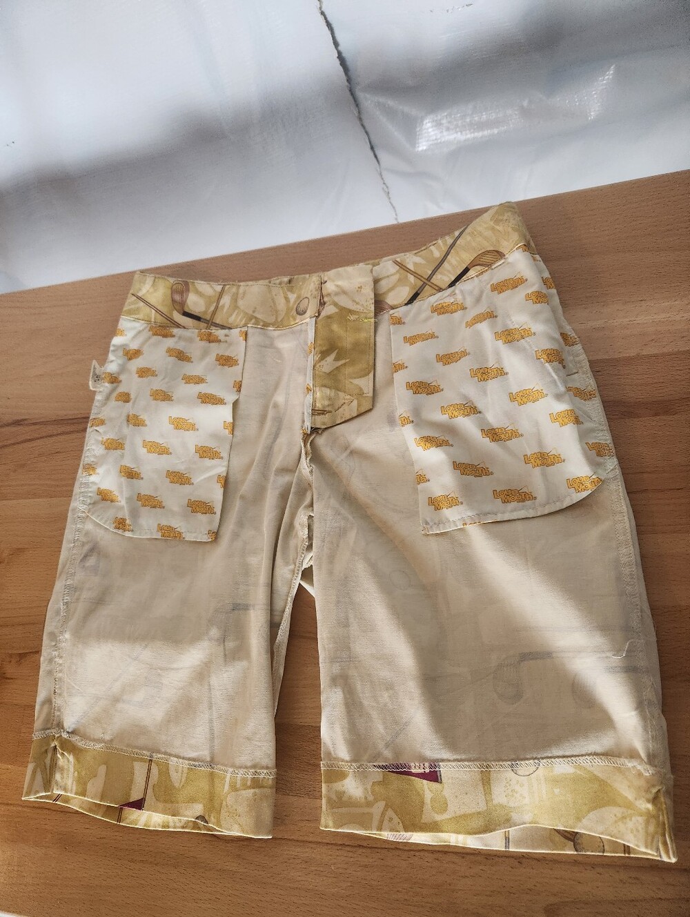 Loudmouth Golf Niblick Bermuda Shorts Women 8 Golf Club Print Golfcore Preppy - Picture 8 of 12